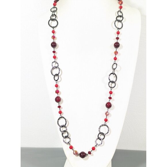 Premier Designs Very Berry Necklace Gunmetal Hammered Red Bead Long Boho 38" - Picture 1 of 9